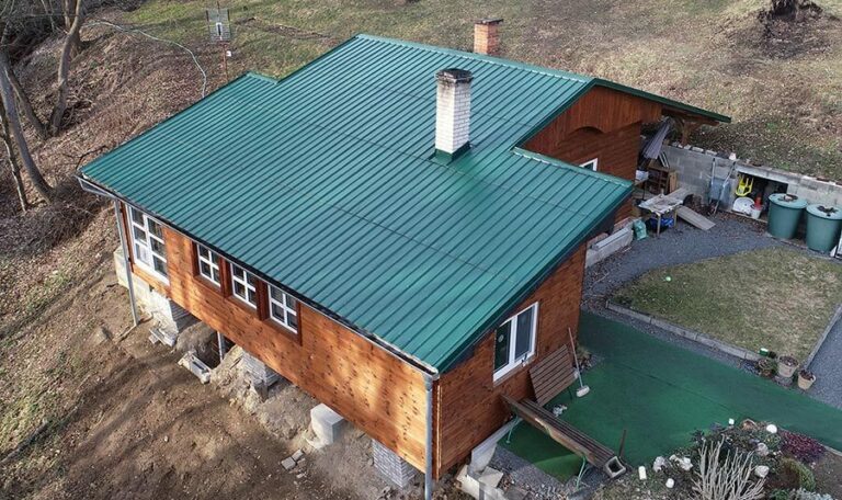 Výstavba plechové střechy-Olja-900x600